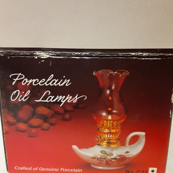 Small Porcelain Oil Lamp - Picture 5 of 5